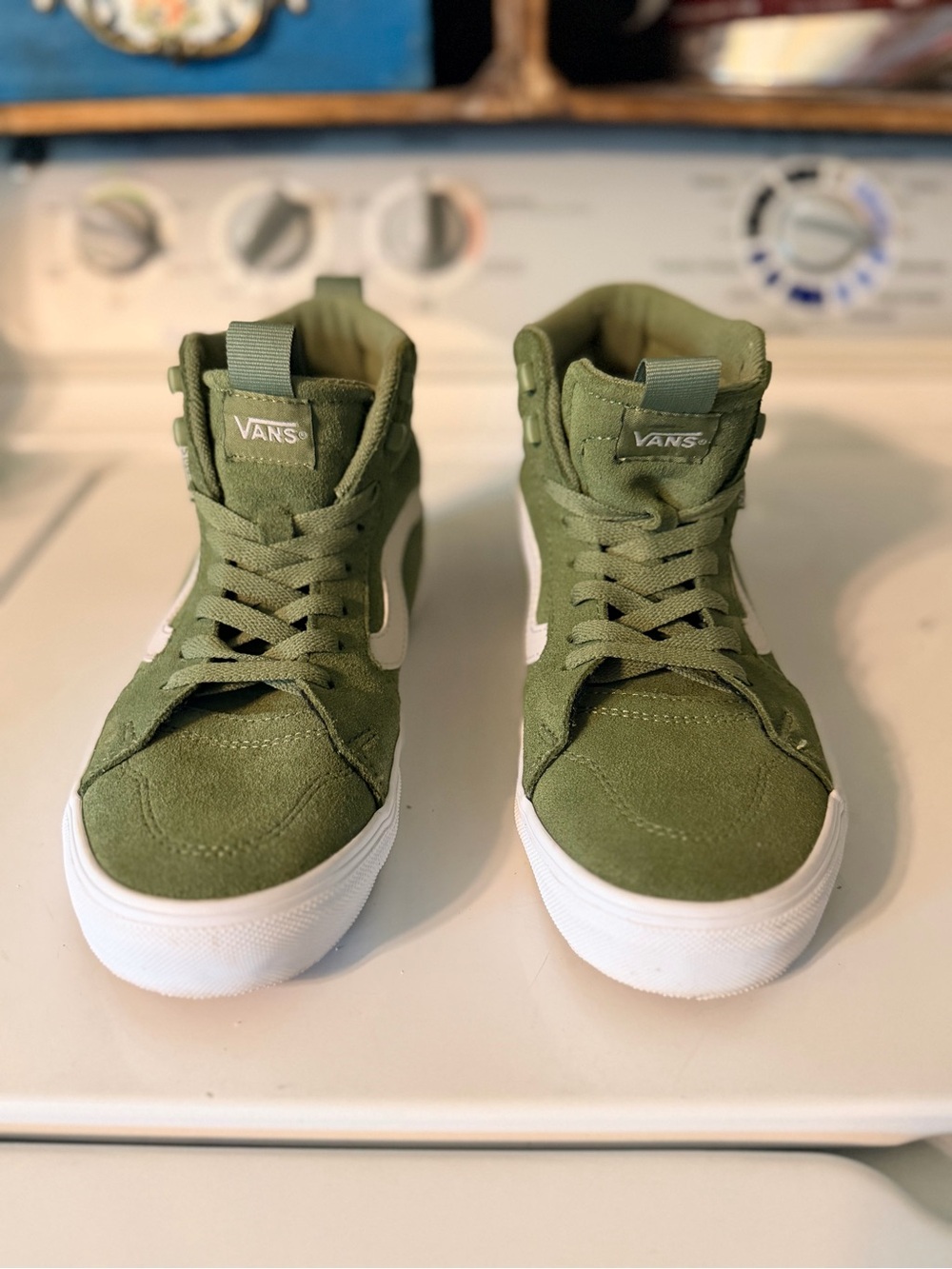 Vans Sk8-Hi MTE Olive Green Suede
High Top Sneakers Women's Size 8
White Stripe
